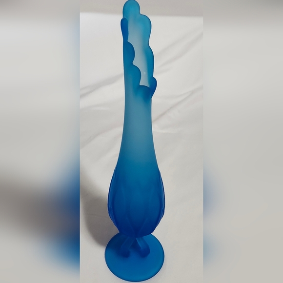 VTG Westmoreland Doric Blue Mist Swung Vase! 12.5" - Picture 2 of 7